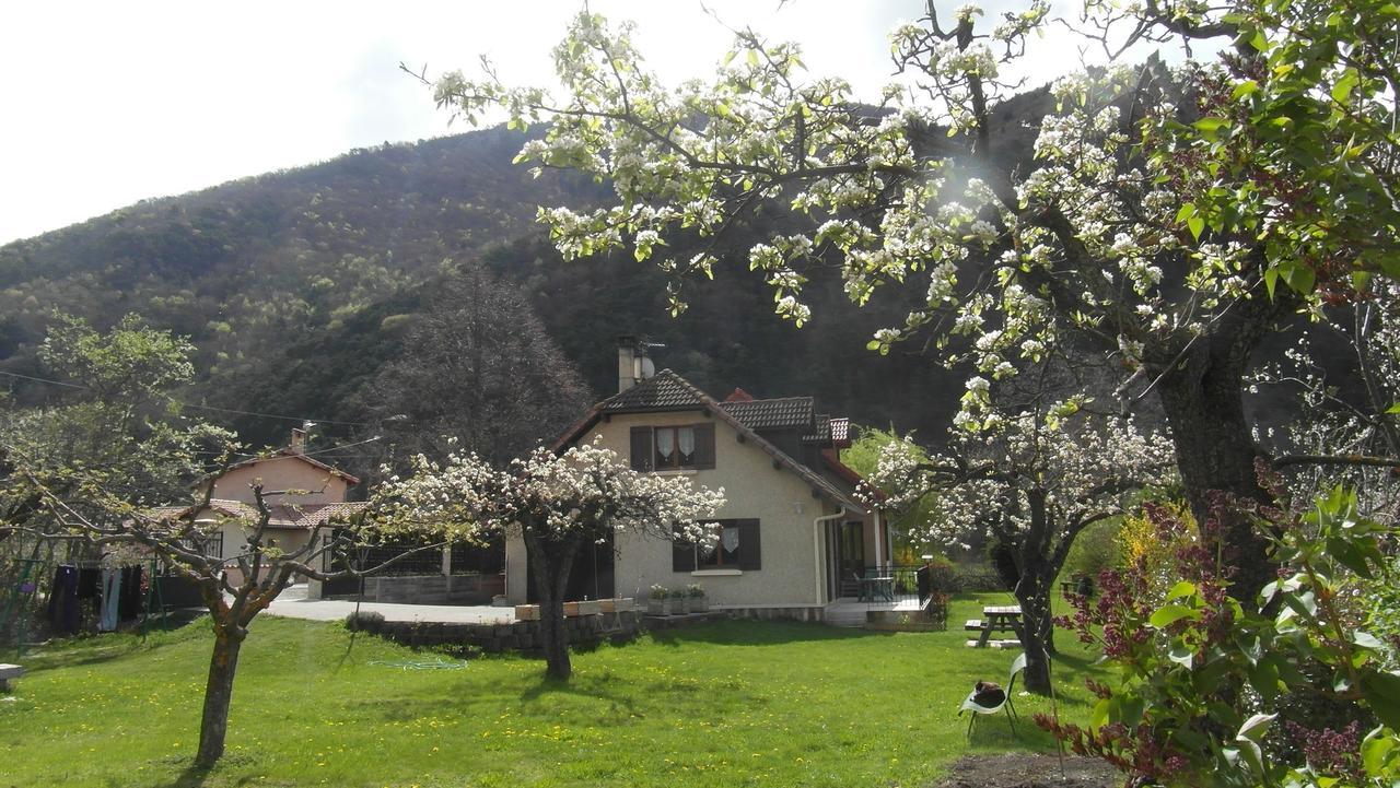 Au Vieux Tilleul Panzió Veynes Kültér fotó