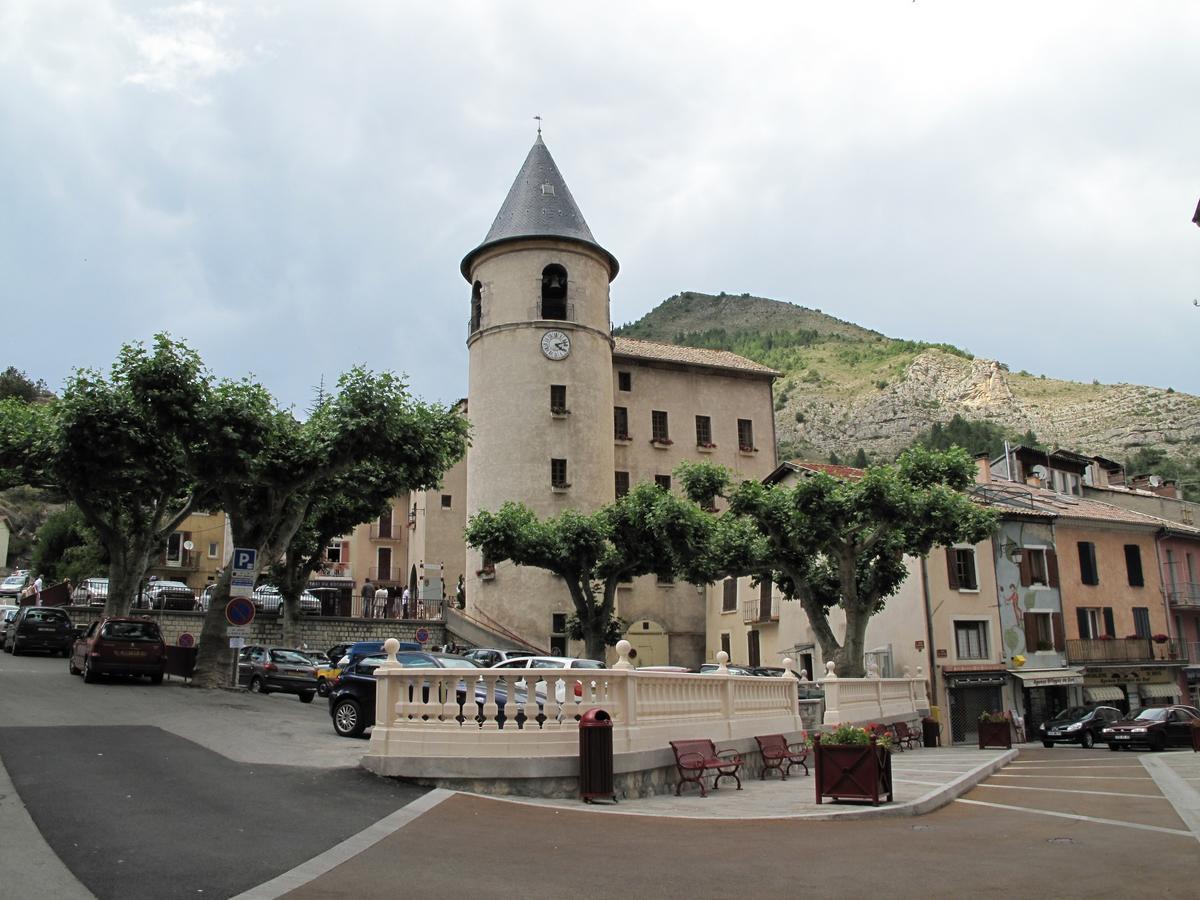 Au Vieux Tilleul Panzió Veynes Kültér fotó